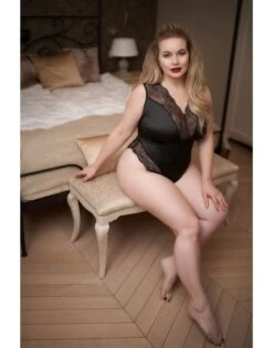 Plaisir Boudoir Bodystocking Grote Maten 50-54 - Black Satin/Black Lace - 2058 -ondergoed winkel plaisir boudoir bodystocking grote maten 50 54 black satinblack lace 2058 4